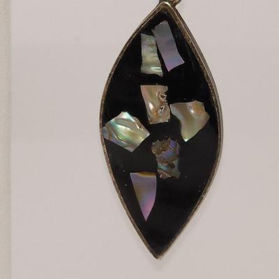LOT 14:: 925 Italy Twisted Silver chain 17.5" L with 925 Mother of Pearl Pendant and Pair of Abolone and Black Coral Pierced Earrings