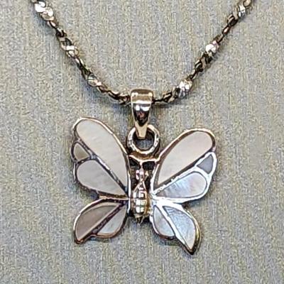 LOT 14:: 925 Italy Twisted Silver chain 17.5" L with 925 Mother of Pearl Pendant and Pair of Abolone and Black Coral Pierced Earrings