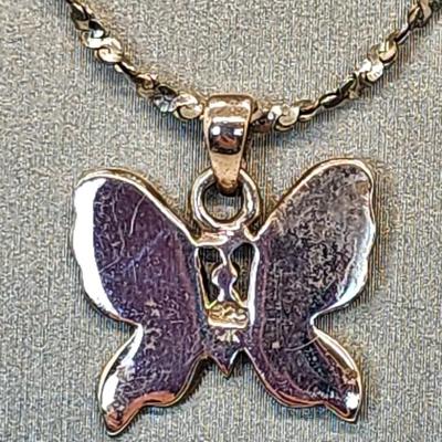 LOT 14:: 925 Italy Twisted Silver chain 17.5" L with 925 Mother of Pearl Pendant and Pair of Abolone and Black Coral Pierced Earrings