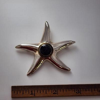 LOT 18:: Vintage Big Bold Beautiful Taxco Mexico Starfish Brooch Black Onyx center with gold vermeil highlights 18gtw