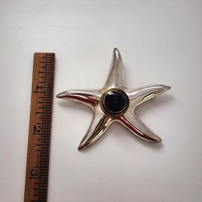 LOT 18:: Vintage Big Bold Beautiful Taxco Mexico Starfish Brooch Black Onyx center with gold vermeil highlights 18gtw