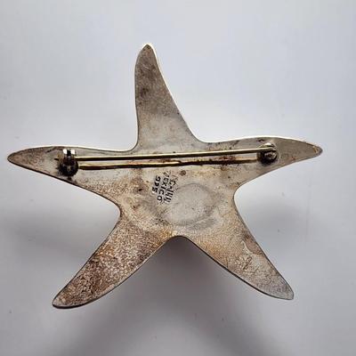 LOT 18:: Vintage Big Bold Beautiful Taxco Mexico Starfish Brooch Black Onyx center with gold vermeil highlights 18gtw