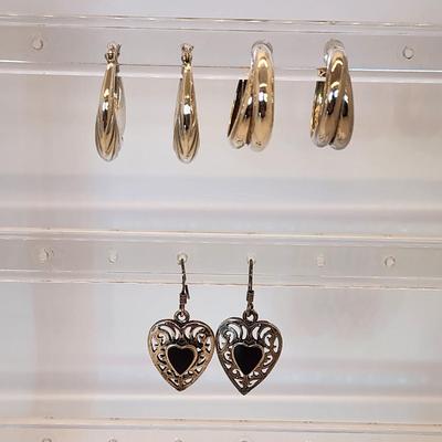 LOT 21:: 3 pairs of Vintage Sterling Silver 925 Pierced Earrings 13.2g