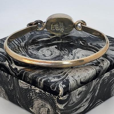 LOT 26 :: 925 Mexico Sterling Silver Hinged Gemstone Bangle Bracelet - 19.7gtw