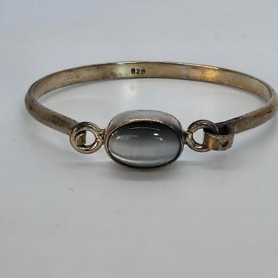 LOT 26 :: 925 Mexico Sterling Silver Hinged Gemstone Bangle Bracelet - 19.7gtw