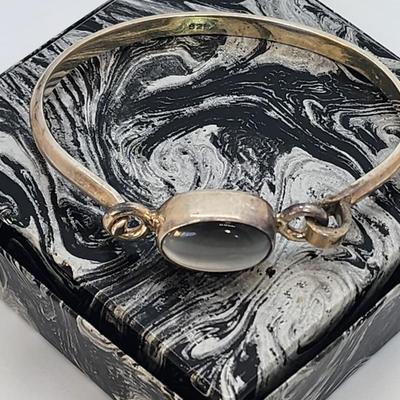 LOT 26 :: 925 Mexico Sterling Silver Hinged Gemstone Bangle Bracelet - 19.7gtw