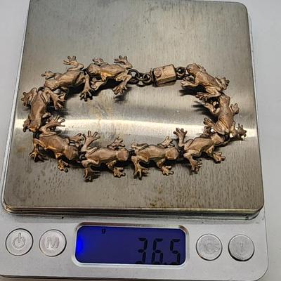 LOT 28:: 36.5g Sterling Silver 925 Frog Bracelet