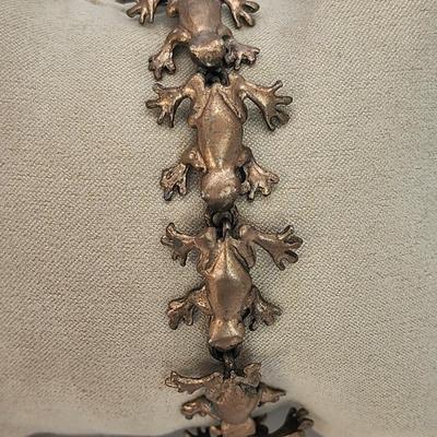 LOT 28:: 36.5g Sterling Silver 925 Frog Bracelet