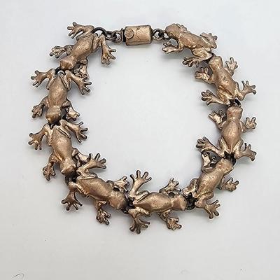 LOT 28:: 36.5g Sterling Silver 925 Frog Bracelet