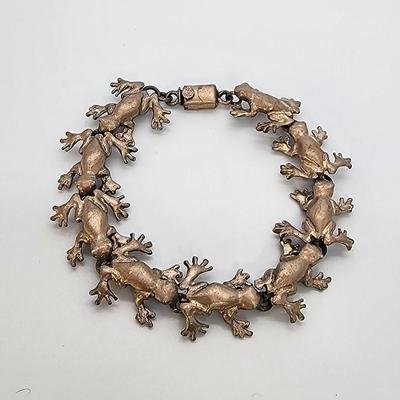 LOT 28:: 36.5g Sterling Silver 925 Frog Bracelet