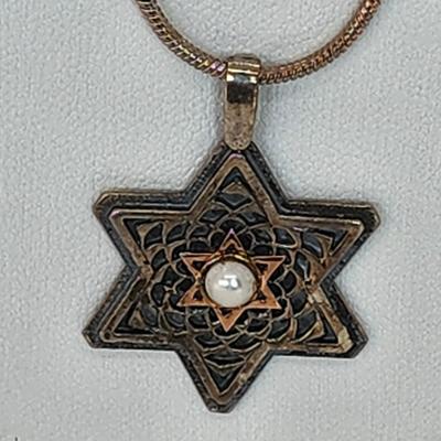 LOT 30:: Vintage Sterling Silver 925 Two tone Star of David Pearl Pendant Necklace - 16" Rope Chain