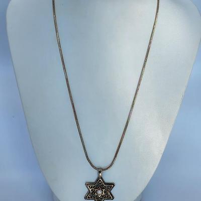 LOT 30:: Vintage Sterling Silver 925 Two tone Star of David Pearl Pendant Necklace - 16" Rope Chain