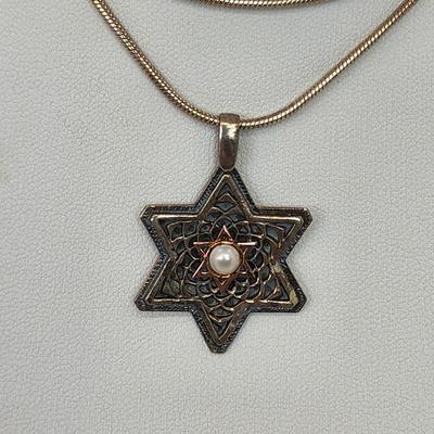 LOT 30:: Vintage Sterling Silver 925 Two tone Star of David Pearl Pendant Necklace - 16" Rope Chain