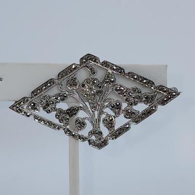 LOT 33:: 9.1g Vintage Large Sterling Marcasite Floral Brooch