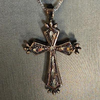 LOT 35 :: Vintage Sterling Silver Cross on 16" Chain 925 Italy