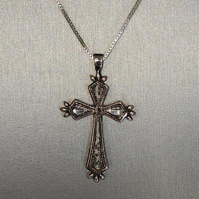 LOT 35 :: Vintage Sterling Silver Cross on 16" Chain 925 Italy
