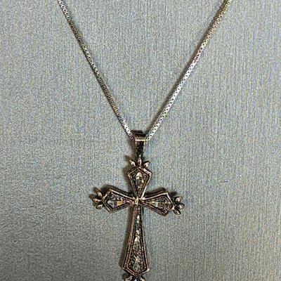 LOT 35 :: Vintage Sterling Silver Cross on 16" Chain 925 Italy