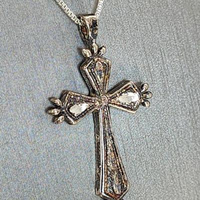 LOT 35 :: Vintage Sterling Silver Cross on 16" Chain 925 Italy
