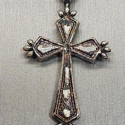 LOT 35 :: Vintage Sterling Silver Cross on 16" Chain 925 Italy