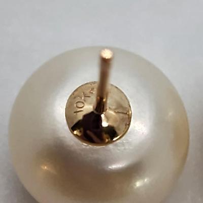 LOT 40 :: BEAUTIFUL Yellow gold 10-11 mm Cultured Freshwater Pearl Stud Earrings- New in original box!