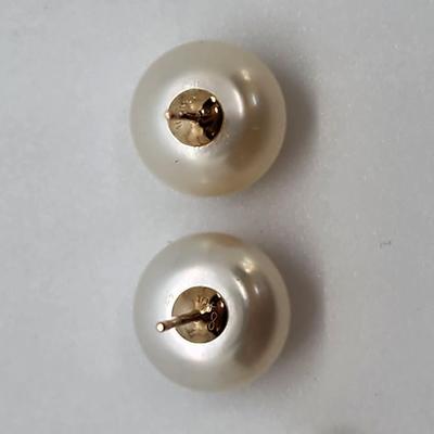LOT 40 :: BEAUTIFUL Yellow gold 10-11 mm Cultured Freshwater Pearl Stud Earrings- New in original box!