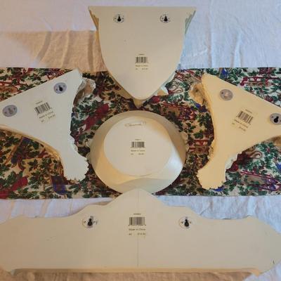 LOT:: 42 Vintage Shabby Chic Wall Hangings