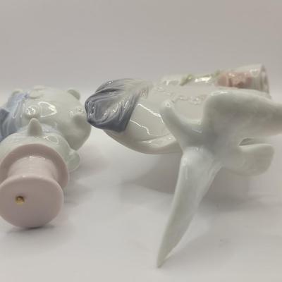 LOT:: 47 Lladro "Art Brings Us Together" #7677 & Lladro Snowman Ornament