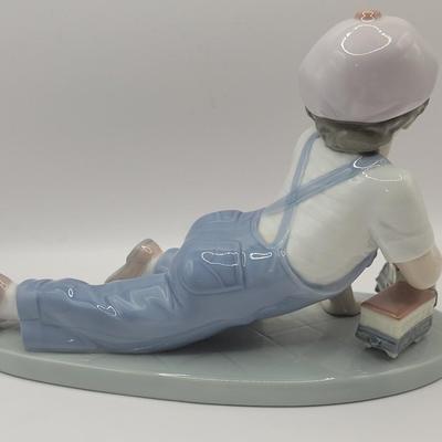 LOT:: 49 Lladro "All Aboard" #7619