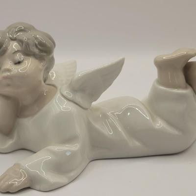 LOT:: 50 Lladro "Laying Angel" #4541