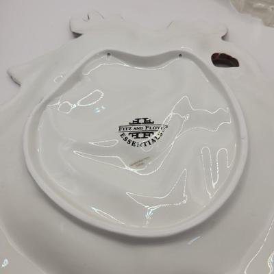 LOT:: 52 Fitz N Floyd Plate & House Of Lloyd "Christmas Around The World"