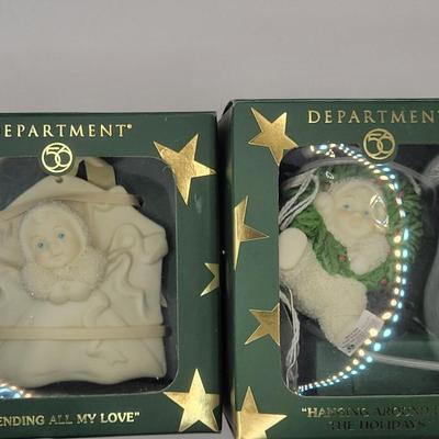 LOT:: 64 Snowbabies "I'm Right Behind You" & "Starlight Serenade" & Two Ornaments