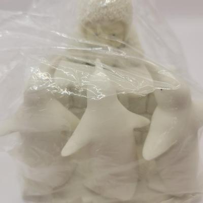 LOT:: 66 Snowbabies "What Shall We Do Today" & "Parade Of Penguins" & "Winter Surprise" &...