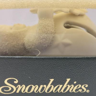 LOT:: 66 Snowbabies "What Shall We Do Today" & "Parade Of Penguins" & "Winter Surprise" &...