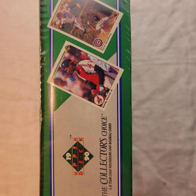 LOT:: 67 SEALED Upper Deck Baseball Cards 1990 Edition