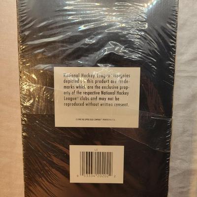 LOT:: 72 SEALED Upper Deck NHL 1991