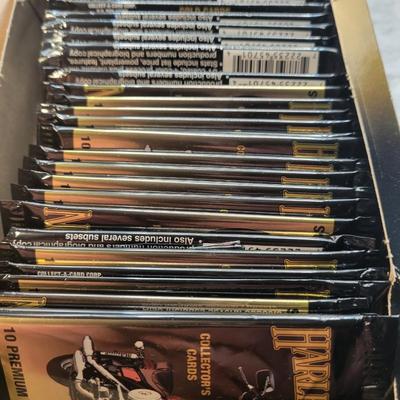 LOT:: 73 Harley Davidson Series 1 Collectors Cards