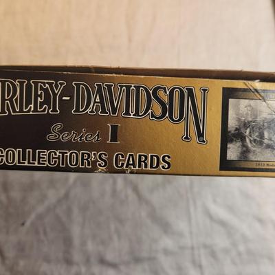 LOT:: 73 Harley Davidson Series 1 Collectors Cards