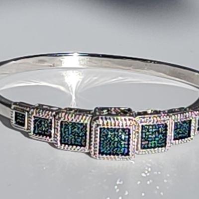 LOT 84:: STUNNING! NEW! Sterling Silver Hinged Blue Diamond Bangle Bracelet