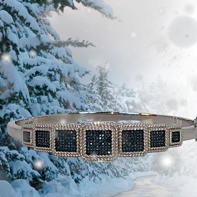 LOT 84:: STUNNING! NEW! Sterling Silver Hinged Blue Diamond Bangle Bracelet