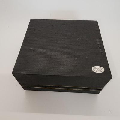 LOT 84:: STUNNING! NEW! Sterling Silver Hinged Blue Diamond Bangle Bracelet