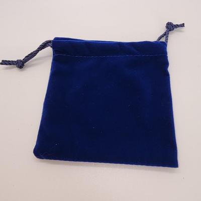 LOT 84:: STUNNING! NEW! Sterling Silver Hinged Blue Diamond Bangle Bracelet