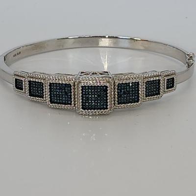 LOT 84:: STUNNING! NEW! Sterling Silver Hinged Blue Diamond Bangle Bracelet