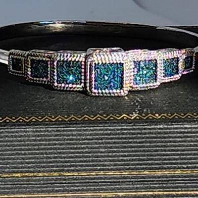 LOT 84:: STUNNING! NEW! Sterling Silver Hinged Blue Diamond Bangle Bracelet