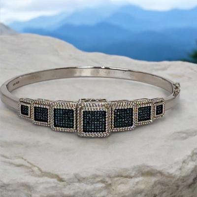 LOT 84:: STUNNING! NEW! Sterling Silver Hinged Blue Diamond Bangle Bracelet