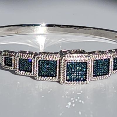 LOT 84:: STUNNING! NEW! Sterling Silver Hinged Blue Diamond Bangle Bracelet