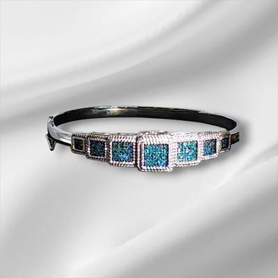 LOT 84:: STUNNING! NEW! Sterling Silver Hinged Blue Diamond Bangle Bracelet