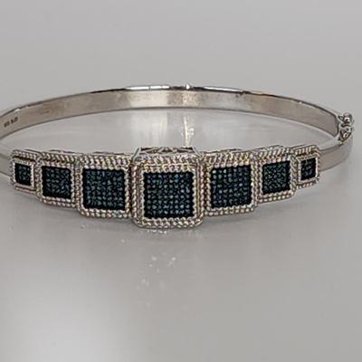 LOT 84:: STUNNING! NEW! Sterling Silver Hinged Blue Diamond Bangle Bracelet
