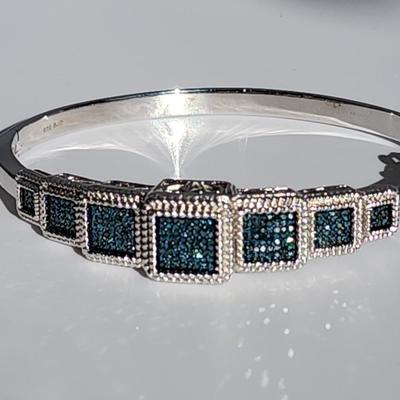 LOT 84:: STUNNING! NEW! Sterling Silver Hinged Blue Diamond Bangle Bracelet