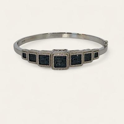 LOT 84:: STUNNING! NEW! Sterling Silver Hinged Blue Diamond Bangle Bracelet