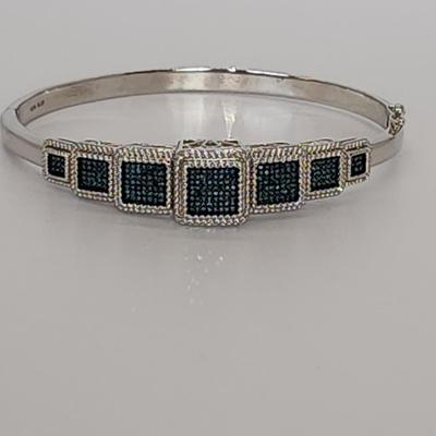 LOT 84:: STUNNING! NEW! Sterling Silver Hinged Blue Diamond Bangle Bracelet